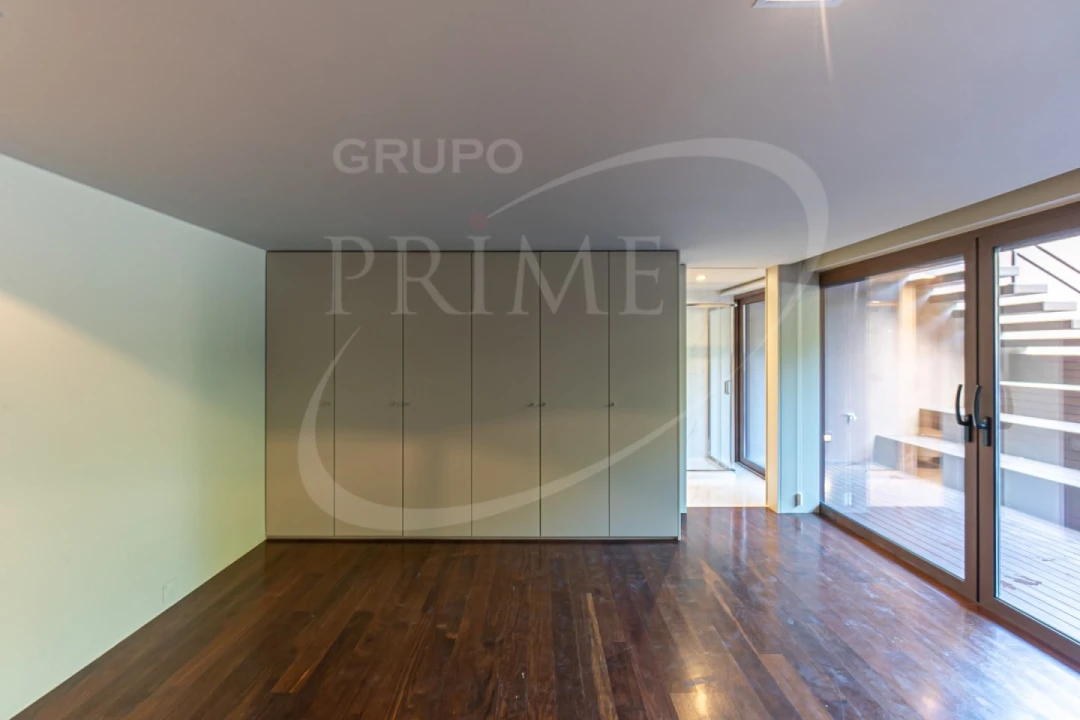 Moradia T5 para Arrendamento em Aldoar, Foz do Douro e Nevogilde Foto 43