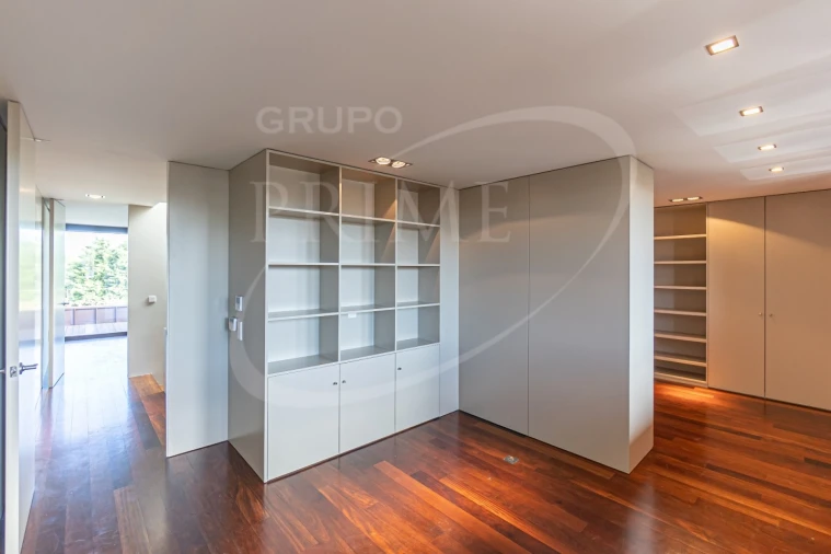 Moradia T5 para Arrendamento em Aldoar, Foz do Douro e Nevogilde Foto 14