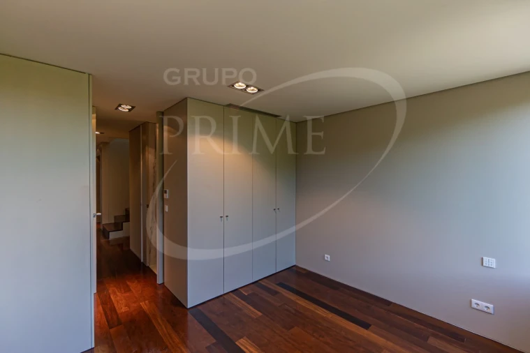 Moradia T5 para Arrendamento em Aldoar, Foz do Douro e Nevogilde Foto 20