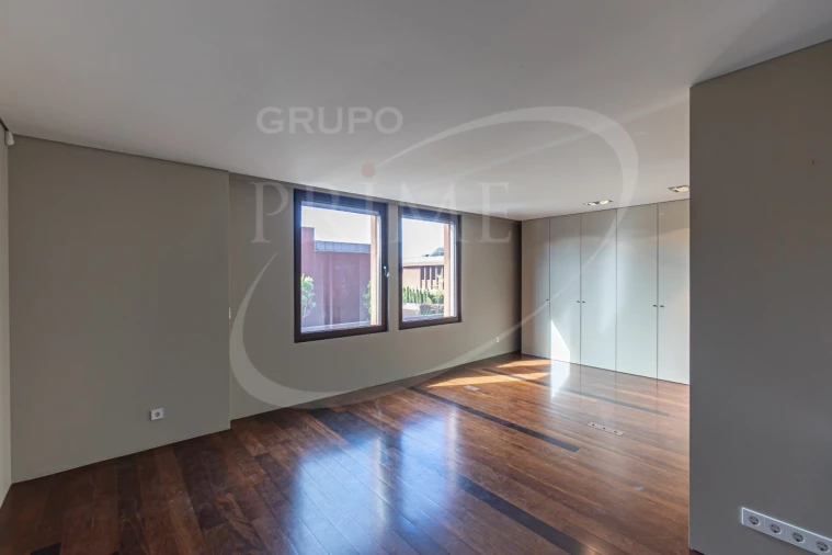 Moradia T5 para Arrendamento em Aldoar, Foz do Douro e Nevogilde Foto 21