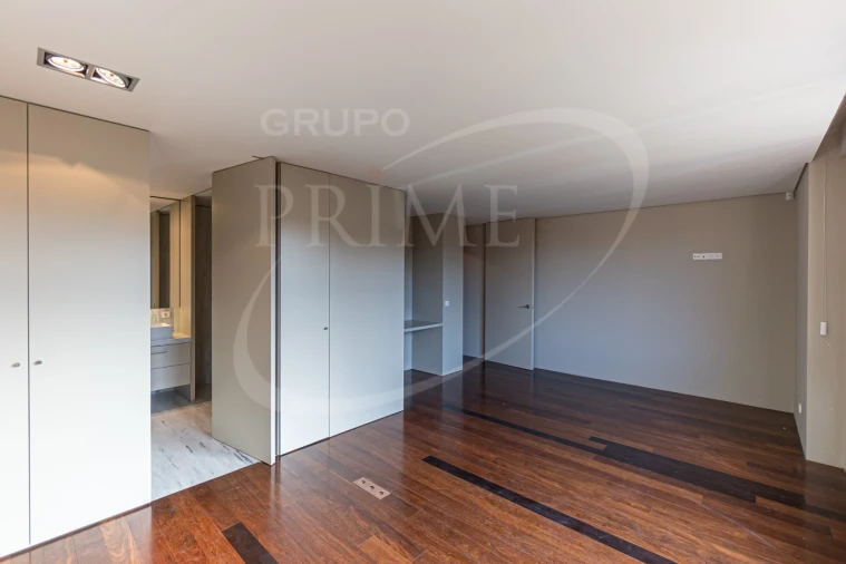 Moradia T5 para Arrendamento em Aldoar, Foz do Douro e Nevogilde Foto 28