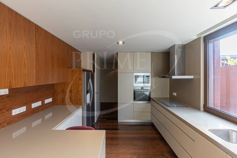 Moradia T5 para Arrendamento em Aldoar, Foz do Douro e Nevogilde Foto 38