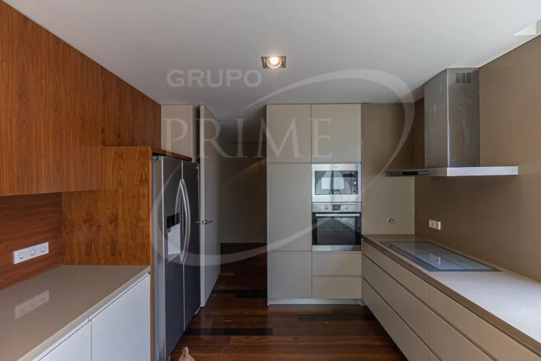 Moradia T5 para Arrendamento em Aldoar, Foz do Douro e Nevogilde Foto 41