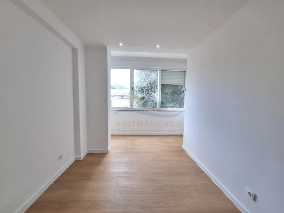 Apartamento T3 para Venda em Queluz e Belas Foto 14