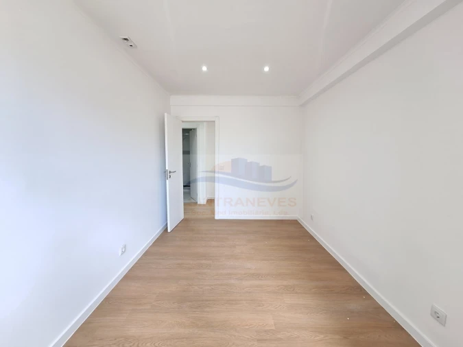 Apartamento T3 para Venda em Queluz e Belas Foto 15