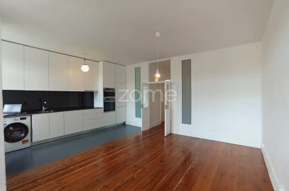 Apartamento T2 para Arrendamento em Cedofeita, Santo Ildefonso, Sé, Miragaia, São Nicolau e Vitória