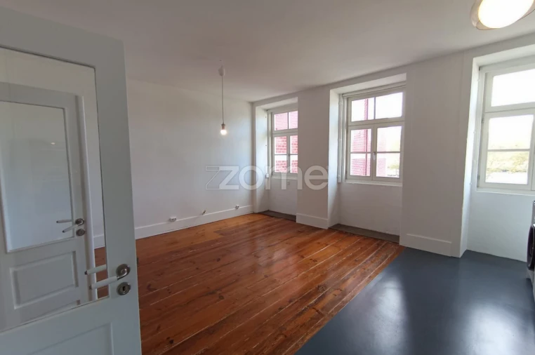 Apartamento T2 para Arrendamento em Cedofeita, Santo Ildefonso, Sé, Miragaia, São Nicolau e Vitória Foto 4