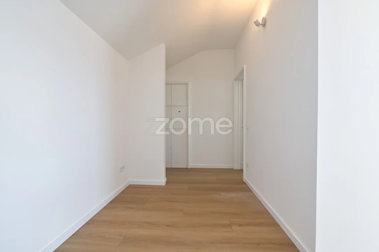 Apartamento T1 para Arrendamento em Avenidas Novas Foto 5