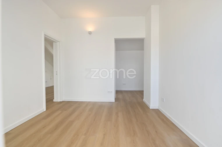 Apartamento T1 para Arrendamento em Avenidas Novas Foto 15