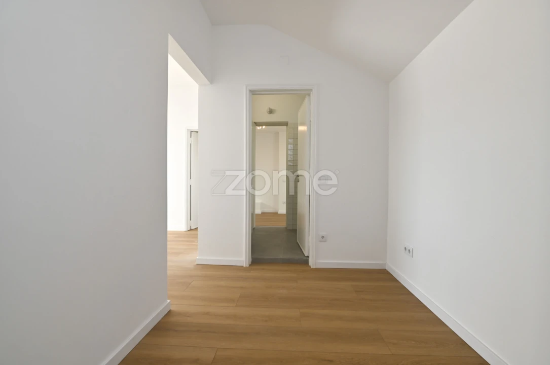 Apartamento T1 para Arrendamento em Avenidas Novas Foto 10