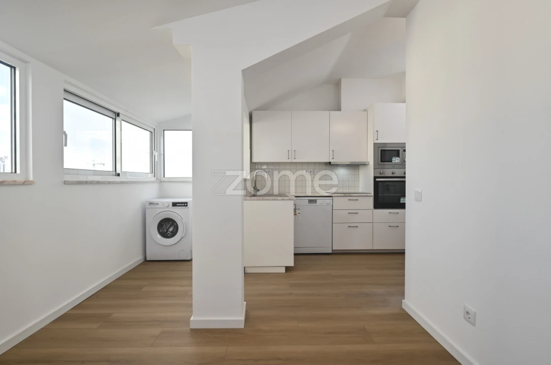 Apartamento T1 para Arrendamento em Avenidas Novas Foto 8