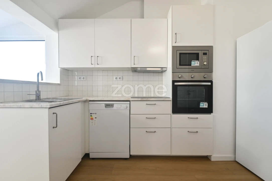 Apartamento T1 para Arrendamento em Avenidas Novas Foto 7
