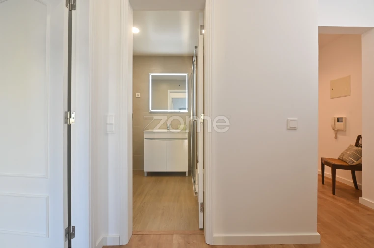 Apartamento T2 para Arrendamento em São Domingos de Rana Foto 17