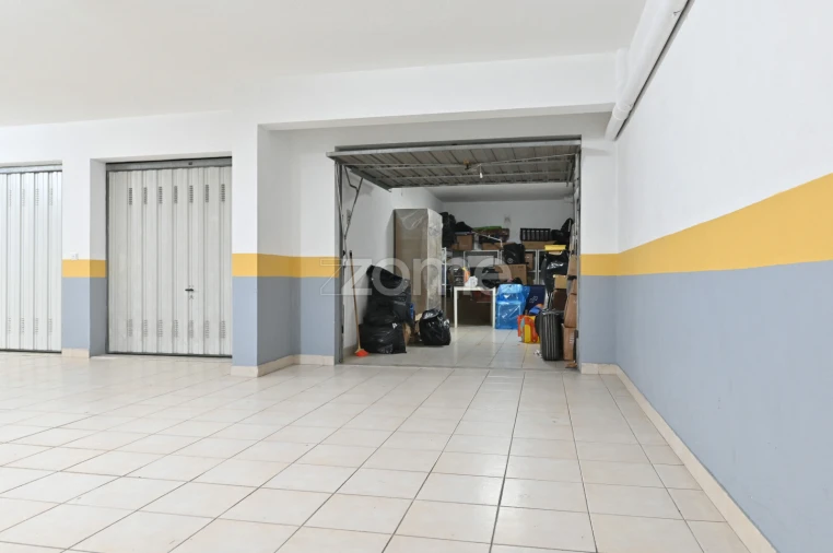 Apartamento T2 para Arrendamento em São Domingos de Rana Foto 25