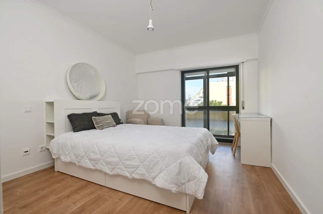 Apartamento T2 para Arrendamento em São Domingos de Rana Foto 15