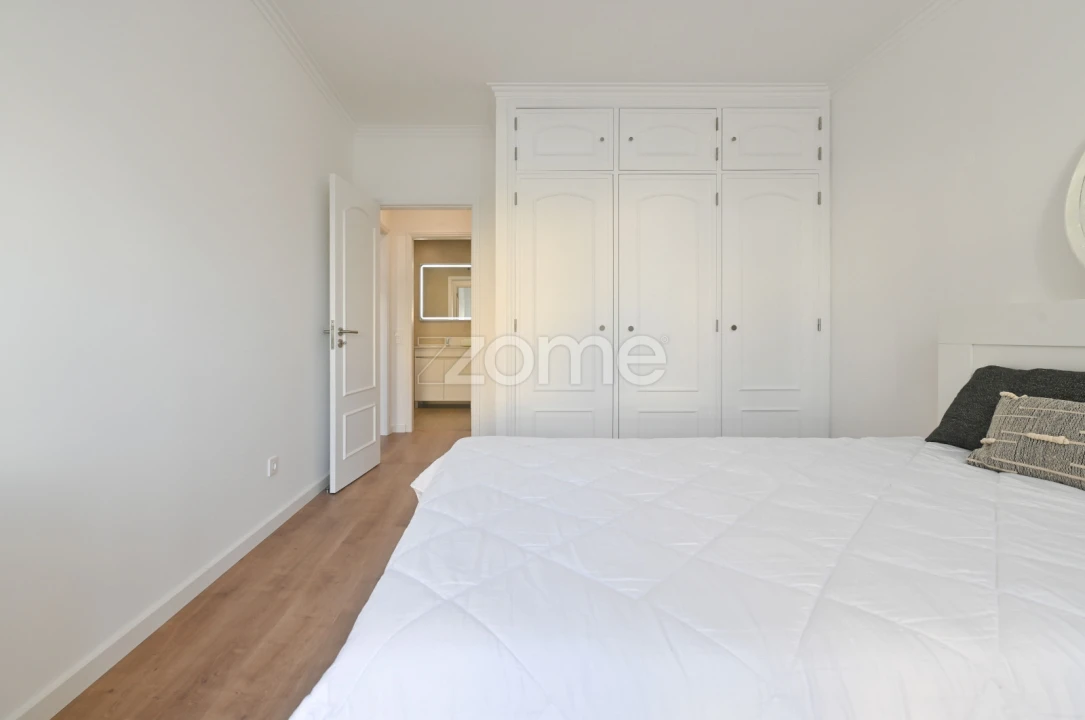 Apartamento T2 para Arrendamento em São Domingos de Rana Foto 16