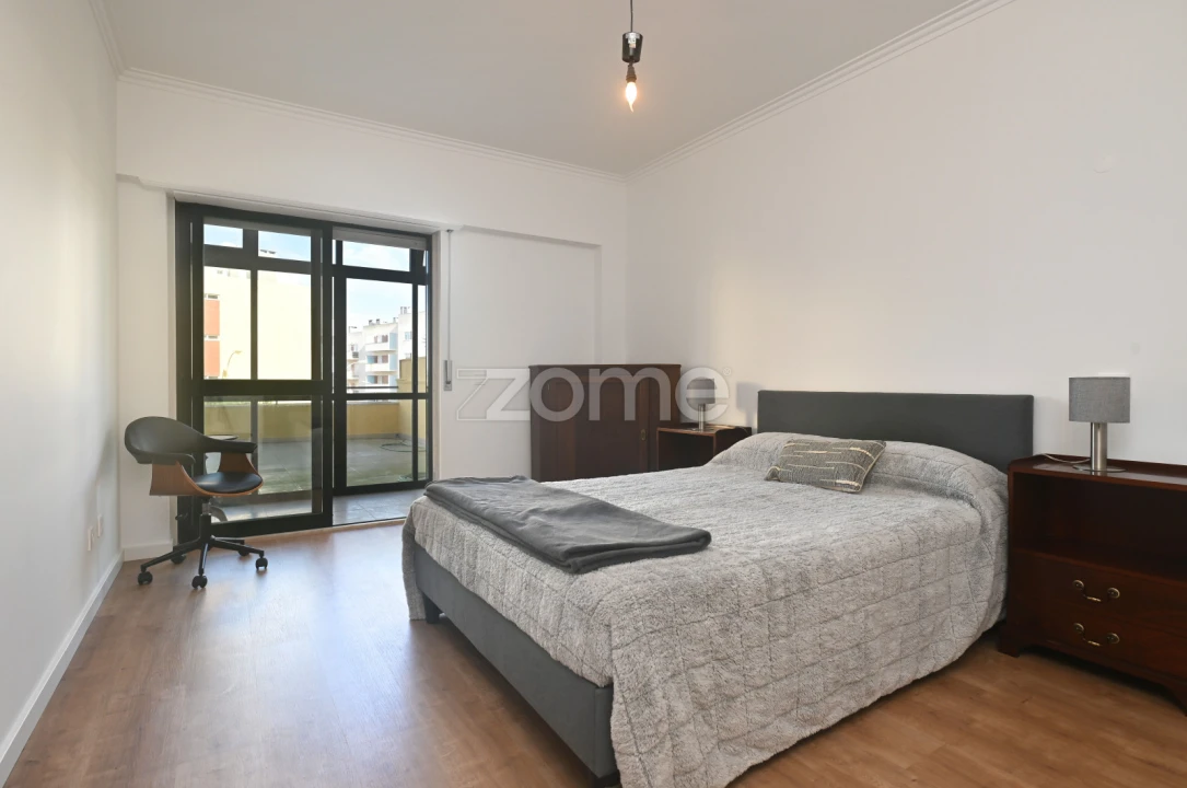 Apartamento T2 para Arrendamento em São Domingos de Rana Foto 8