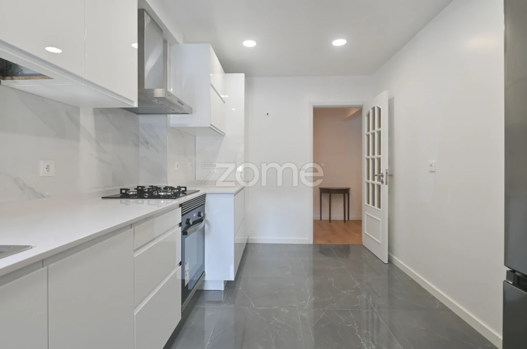 Apartamento T2 para Arrendamento em São Domingos de Rana Foto 6