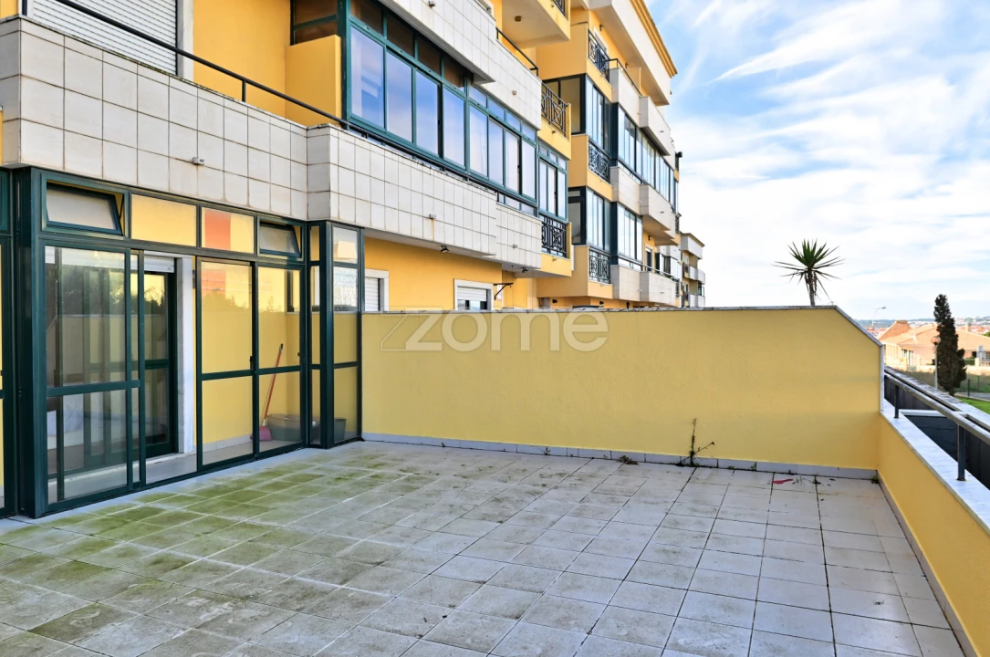 Apartamento T2 para Arrendamento em São Domingos de Rana Foto 14