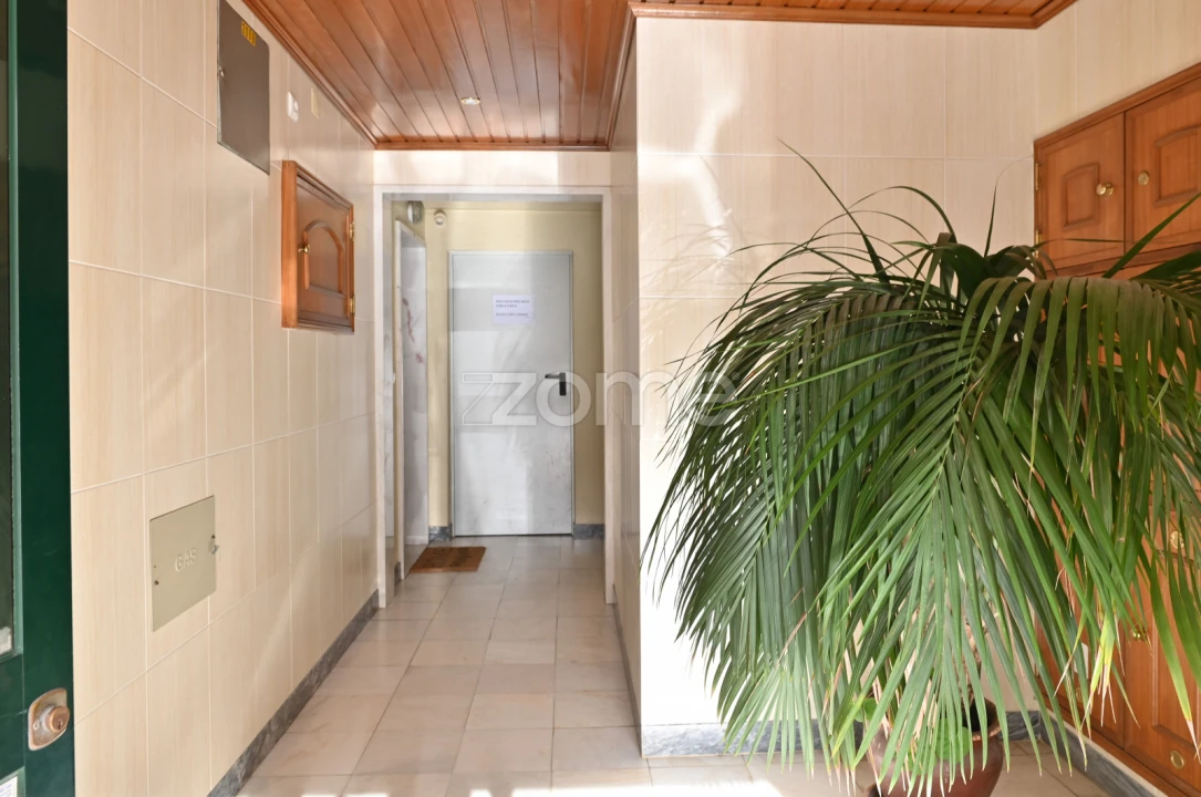 Apartamento T2 para Arrendamento em São Domingos de Rana Foto 22