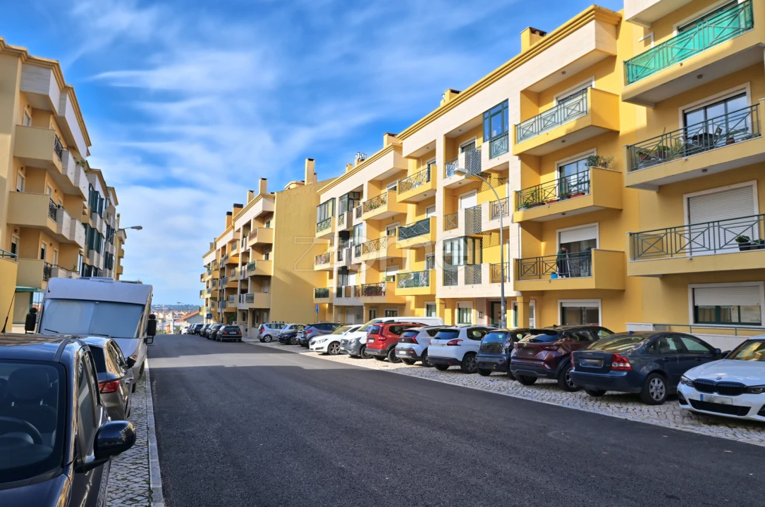 Apartamento T2 para Arrendamento em São Domingos de Rana Foto 24