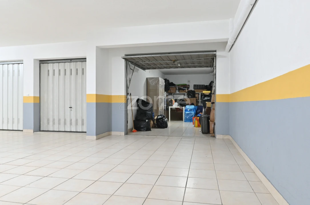 Apartamento T2 para Arrendamento em São Domingos de Rana Foto 25
