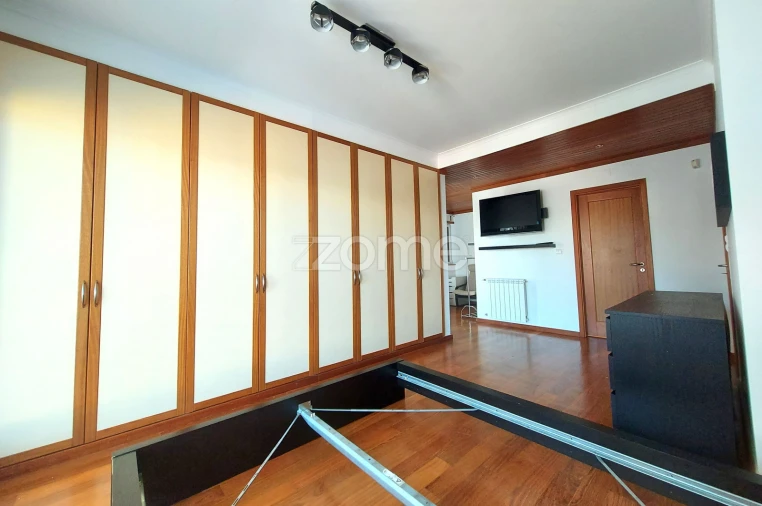 Apartamento T4 para Arrendamento em Alcabideche Foto 20