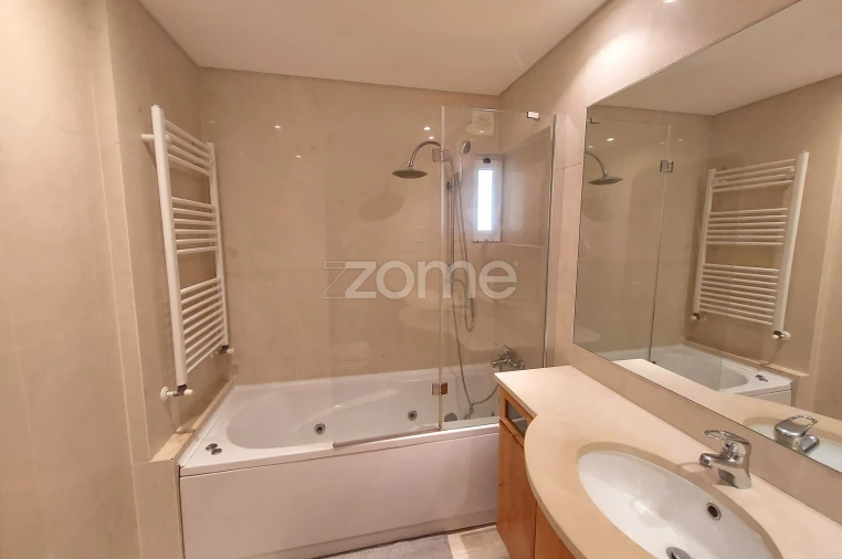 Apartamento T4 para Arrendamento em Alcabideche Foto 23