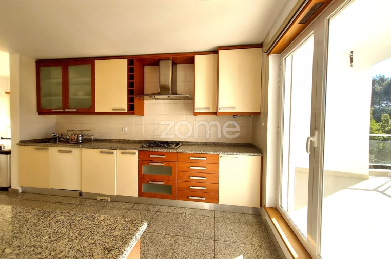 Apartamento T4 para Arrendamento em Alcabideche Foto 7