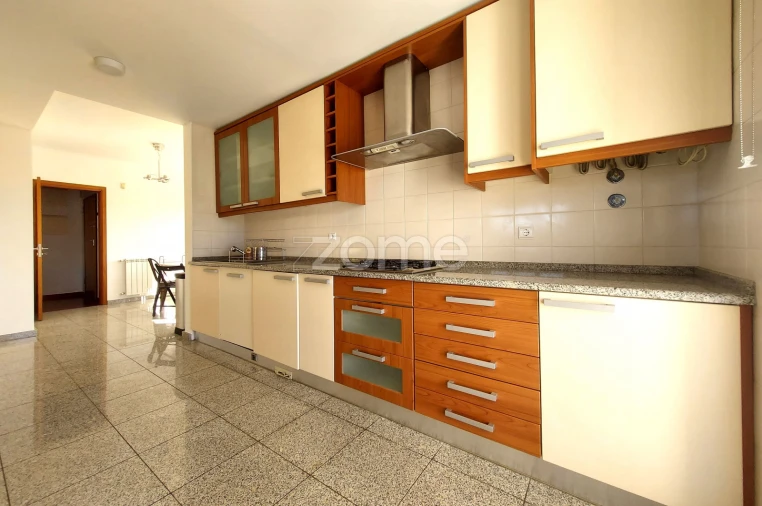 Apartamento T4 para Arrendamento em Alcabideche Foto 9
