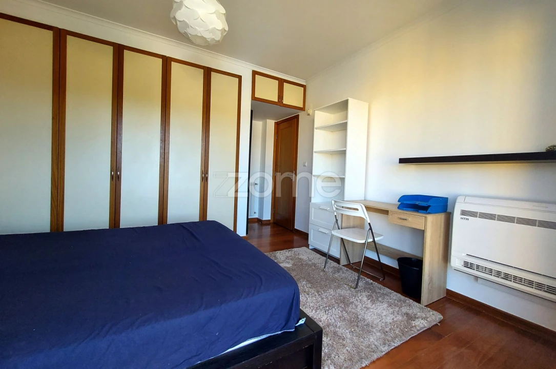 Apartamento T4 para Arrendamento em Alcabideche Foto 16