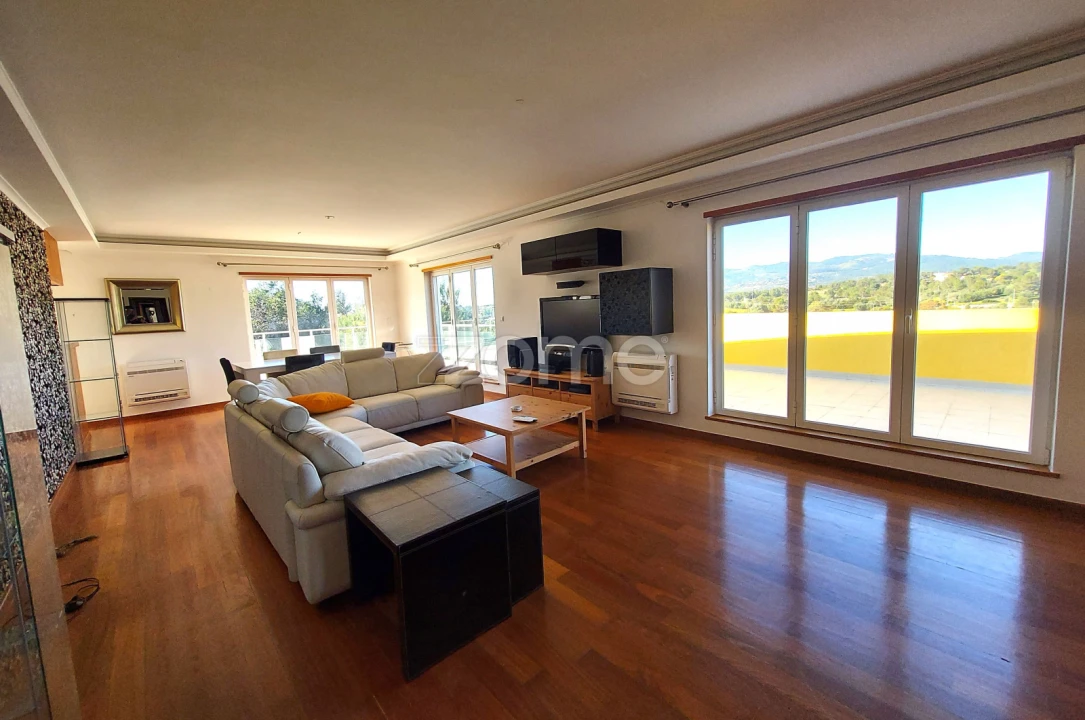 Apartamento T4 para Arrendamento em Alcabideche Foto 4