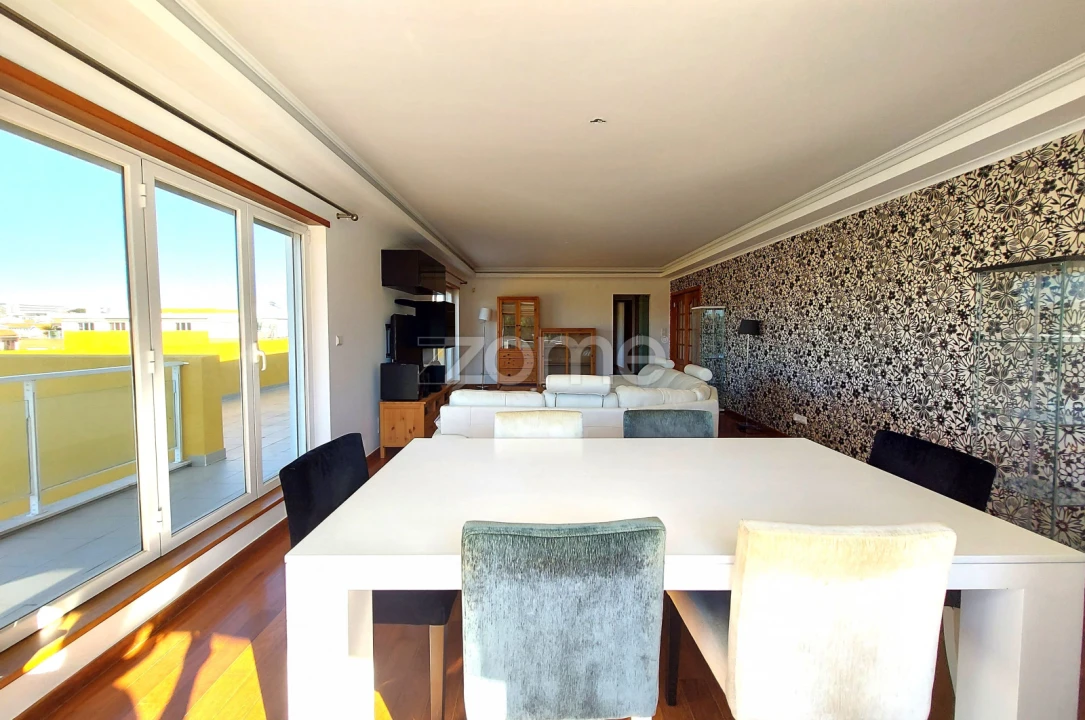 Apartamento T4 para Arrendamento em Alcabideche Foto 5