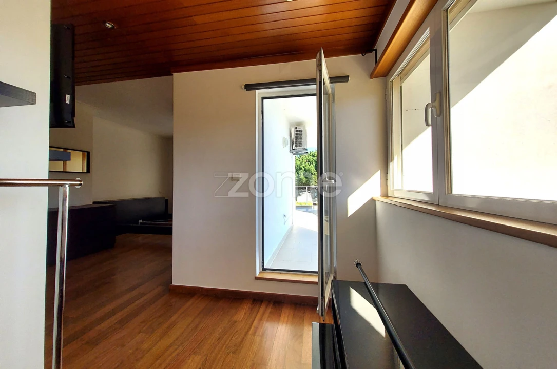 Apartamento T4 para Arrendamento em Alcabideche Foto 21