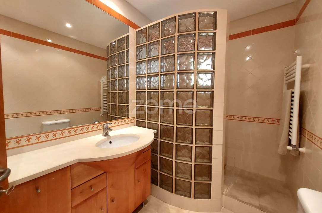 Apartamento T4 para Arrendamento em Alcabideche Foto 17