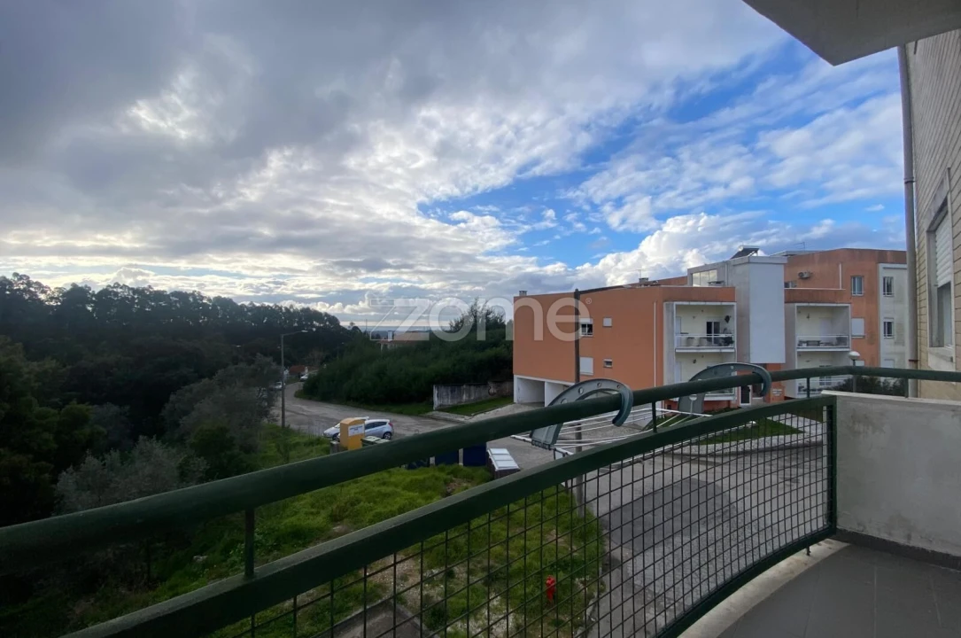 Apartamento T2 para Arrendamento em Luso Foto 5
