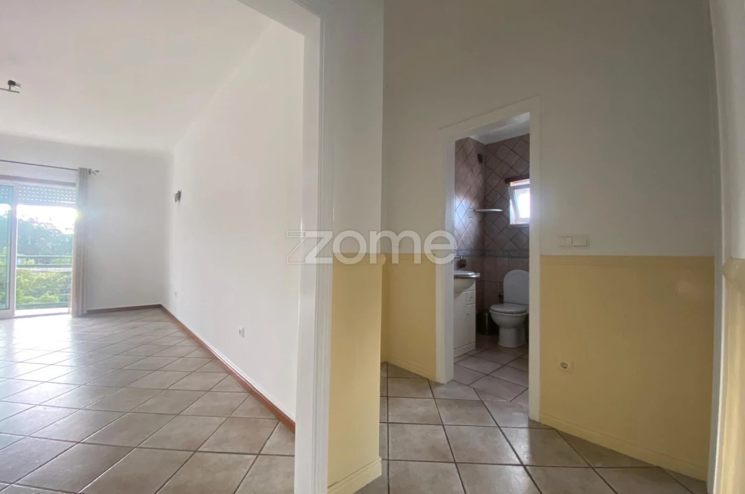 Apartamento T2 para Arrendamento em Luso Foto 8