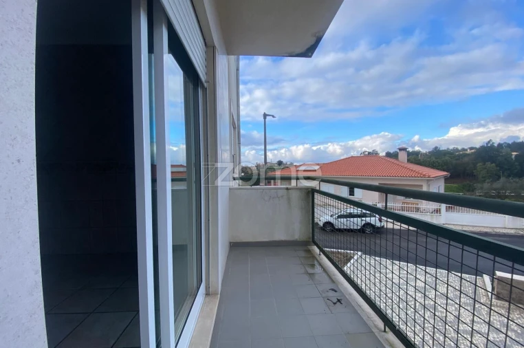 Apartamento T2 para Arrendamento em Luso Foto 2