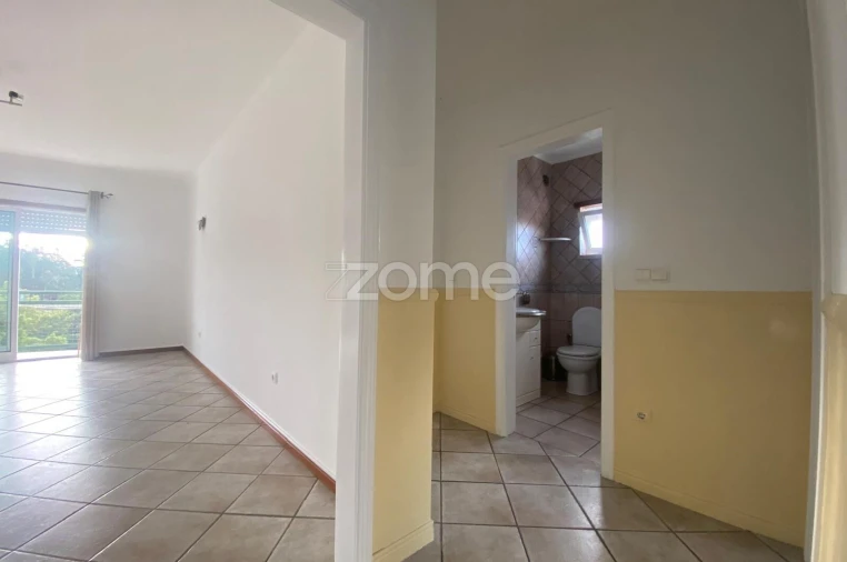 Apartamento T2 para Arrendamento em Luso Foto 8