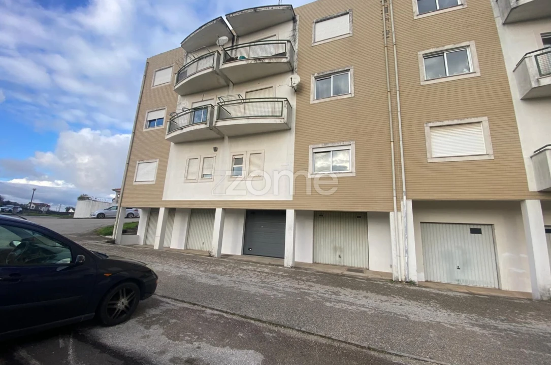 Apartamento T2 para Arrendamento em Luso Foto 18