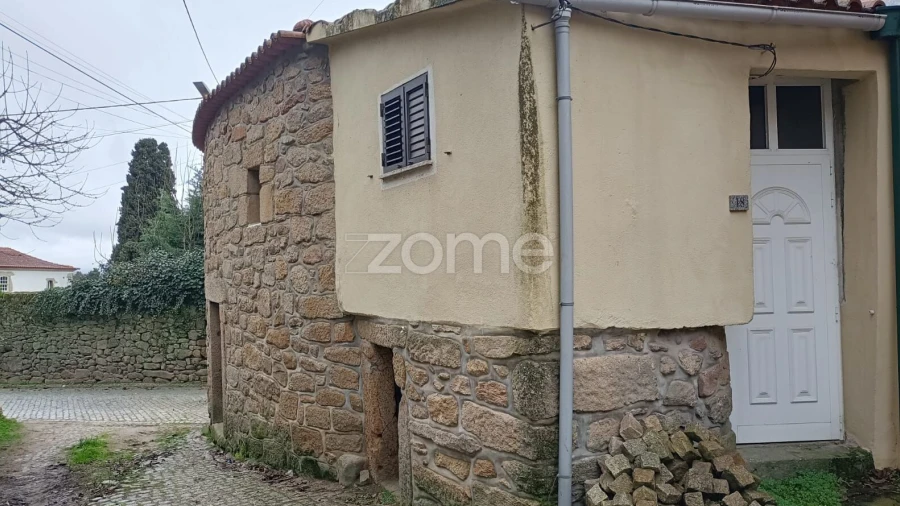 Moradia T2 para Venda em São João da Pesqueira e Várzea de Trevões
