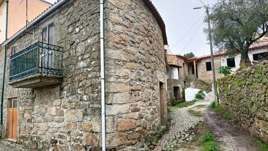 Moradia T2 para Venda em São João da Pesqueira e Várzea de Trevões