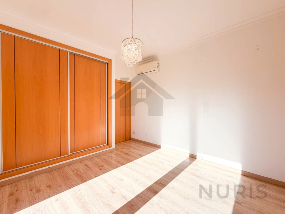 Moradia T4 para Venda em Portimão Foto 29