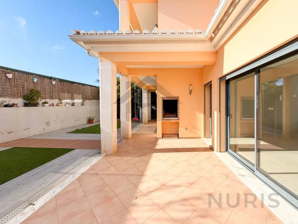 Moradia T4 para Venda em Portimão Foto 9