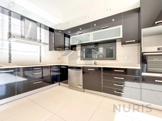 Moradia T4 para Venda em Portimão Foto 23