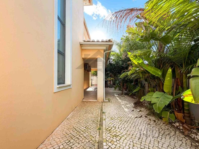 Moradia T4 para Venda em Portimão Foto 8