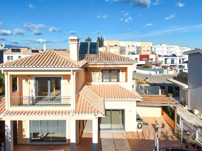 Moradia T4 para Venda em Portimão Foto 3