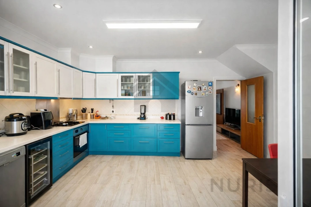 Moradia T5 para Venda em Estômbar e Parchal Foto 8