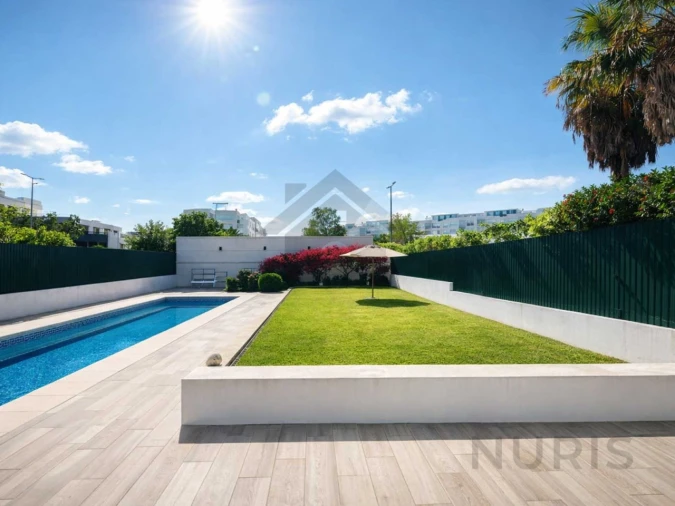 Moradia T5 para Venda em Estômbar e Parchal Foto 3