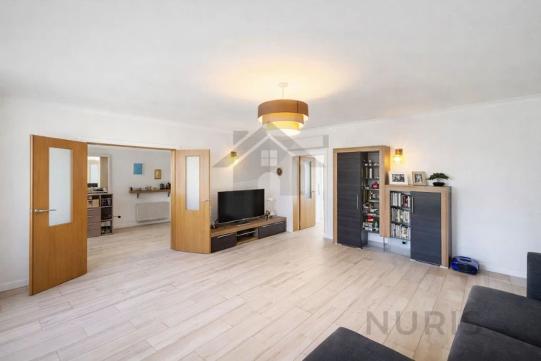 Moradia T5 para Venda em Estômbar e Parchal Foto 5